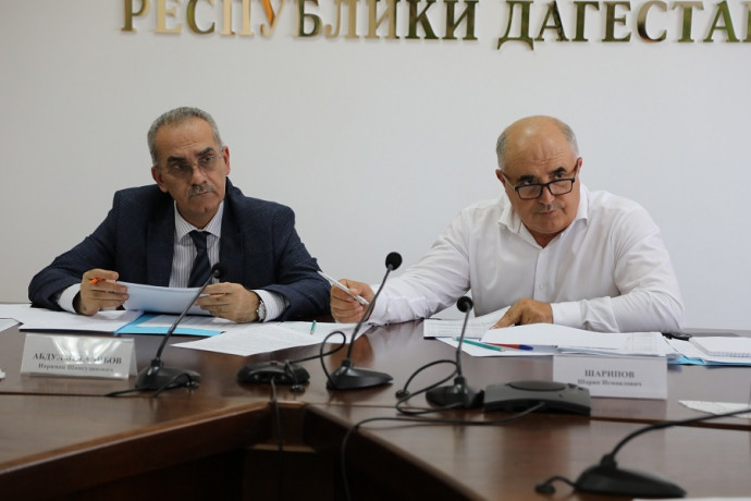 Нариман Абдулмуталибов провел совещание с коллективом Минсельхозпрода Дагестана