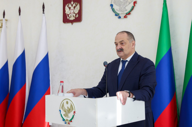 Сергей Меликов вручил госнаграды отличившимся дагестанцам