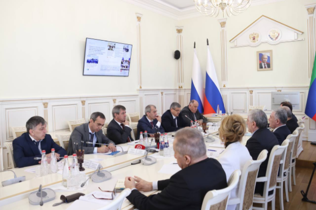 Под руководством Сергея Меликова обсудили вопросы реализации положений послания Главы РД Народному Собранию