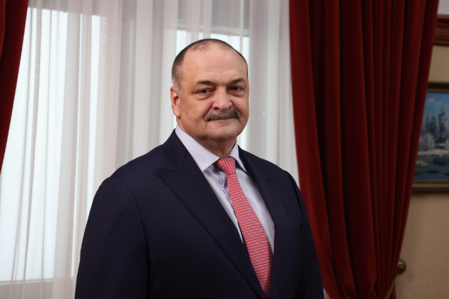 Сергей Меликов поздравил женщин с Международным женским днем