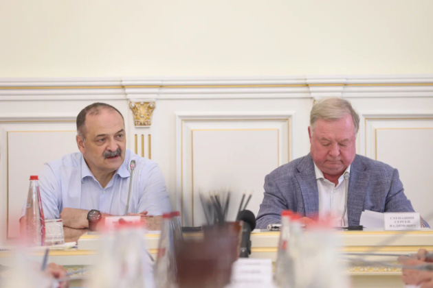 Сергей Меликов и Сергей Степашин провели совещание по вопросам переселения граждан из аварийного жилья и капремонта домов