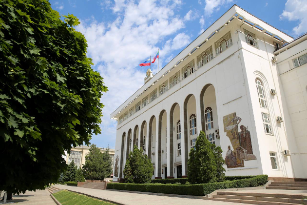 Сергей Меликов провел совещание с руководителями органов власти Дагестана