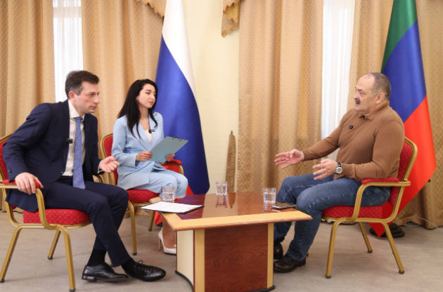 Сергей Меликов дал интервью журналистам телеканалов Дагестана
