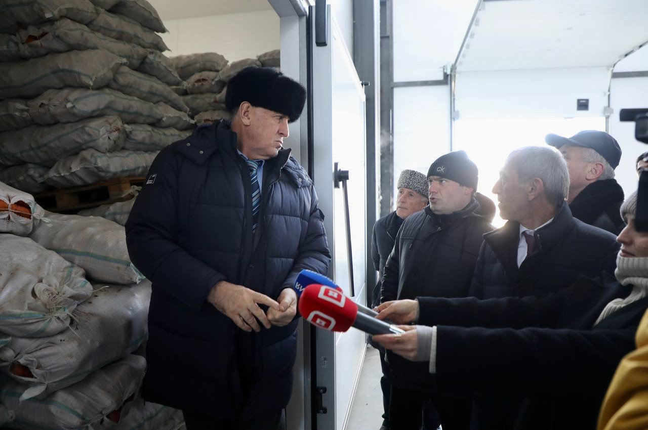 Абдулмуслим Абдулмуслимов посетил овощехранилище СПОК «Махи» в Левашинском районе