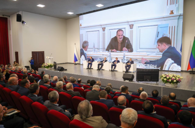 Под руководством Сергея Меликова прошла Республиканская конференция по развитию общественного транспорта в Дагестане