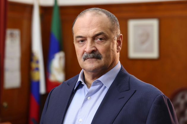 Сергей Меликов поздравил жительниц Дагестана с Международным женским днем