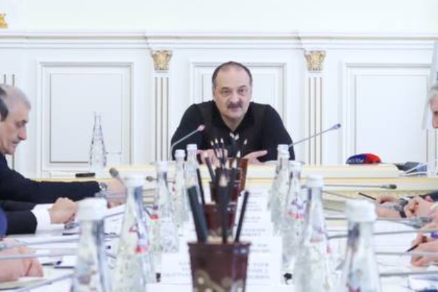 Сергей Меликов встретился с руководством Махачкалинского морского торгового порта