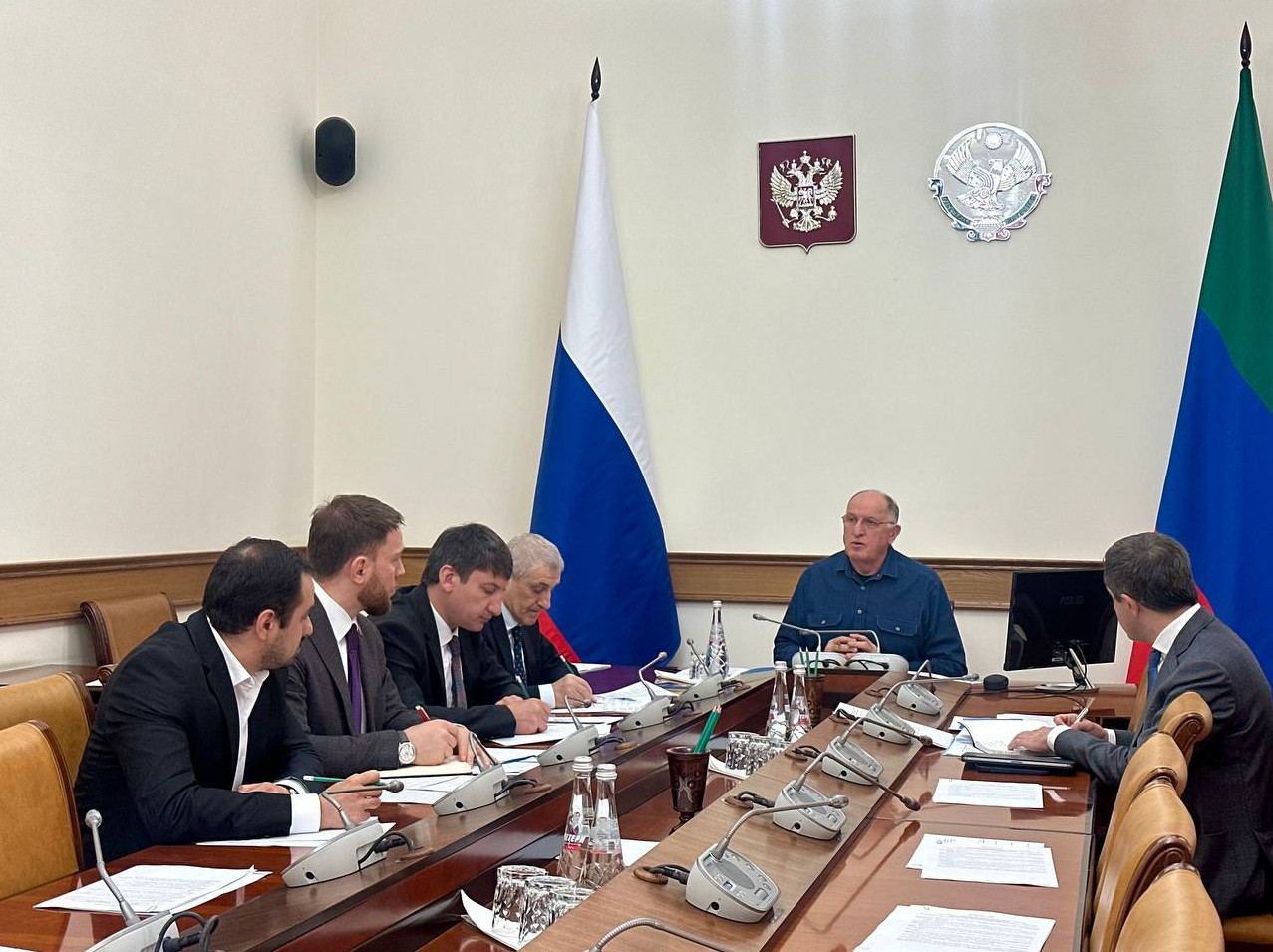 Абдулмуслим Абдулмуслимов провел совещание по вопросу участия дагестанской делегации в бизнес-миссии в Оман