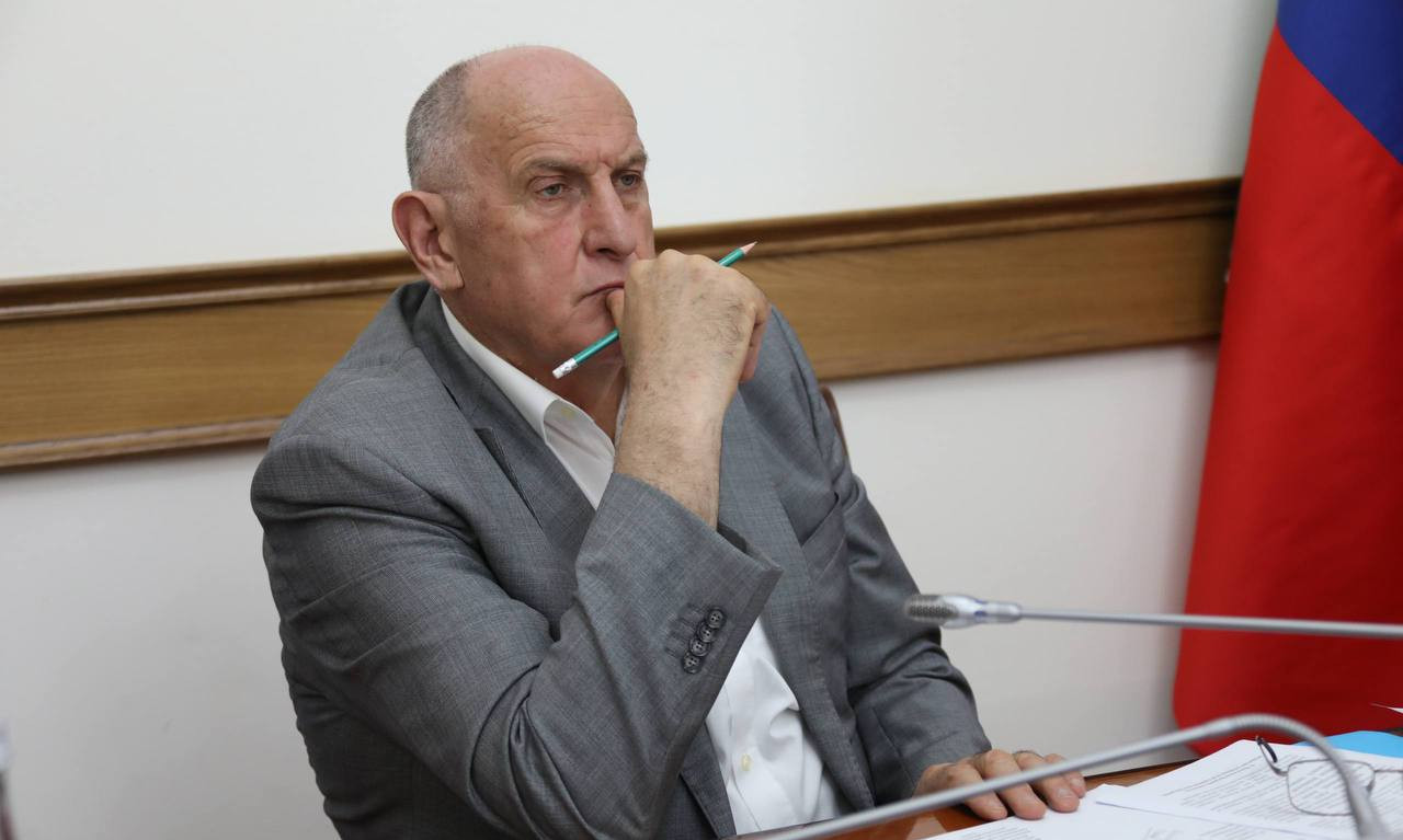 Абдулмуслим Абдулмуслимов провел совещание по разработке программы повышения эффективности использования земель отгонного животноводства