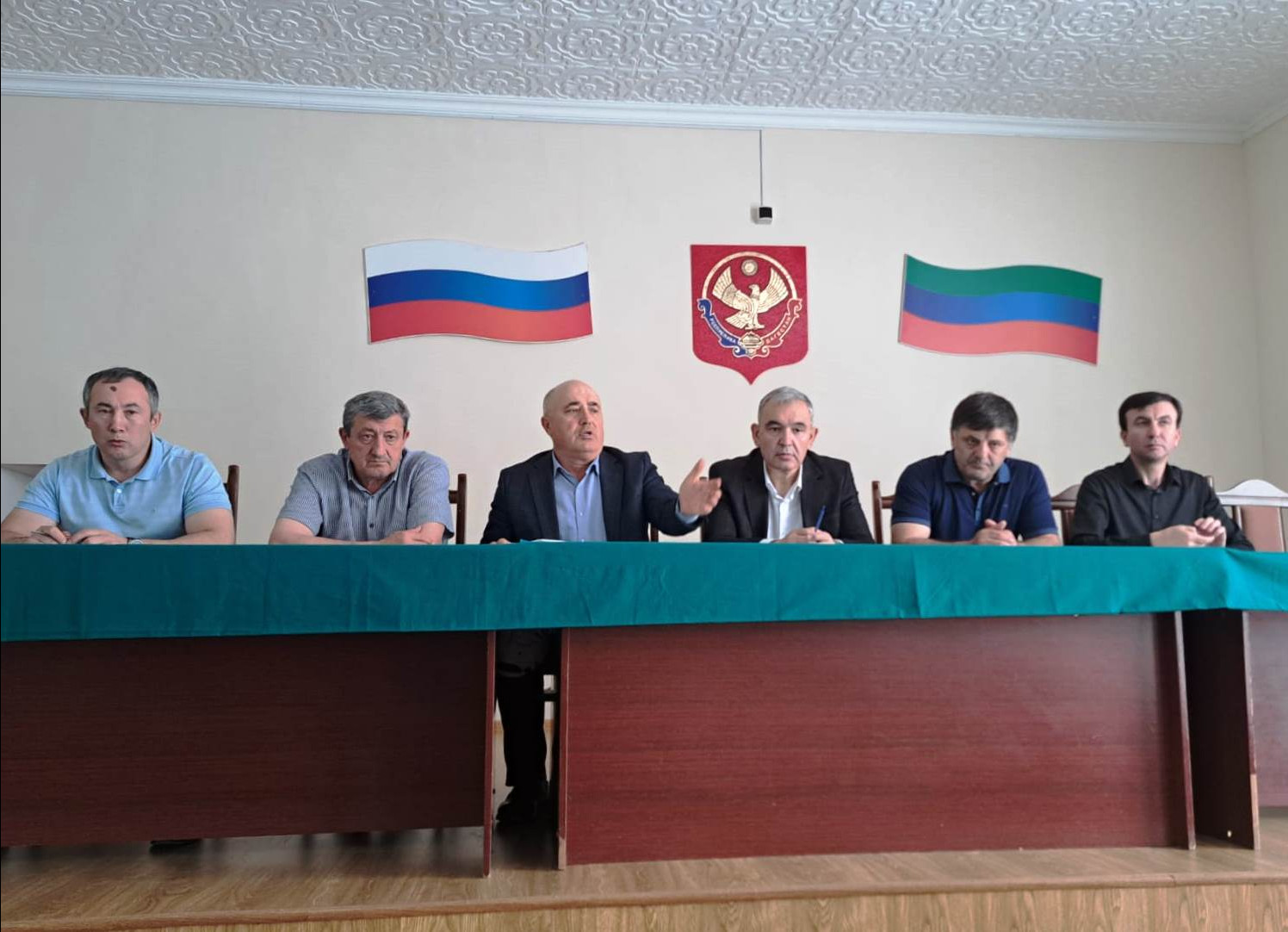 В Кочубее состоялось заседание республиканского штаба по борьбе с саранчовыми вредителями