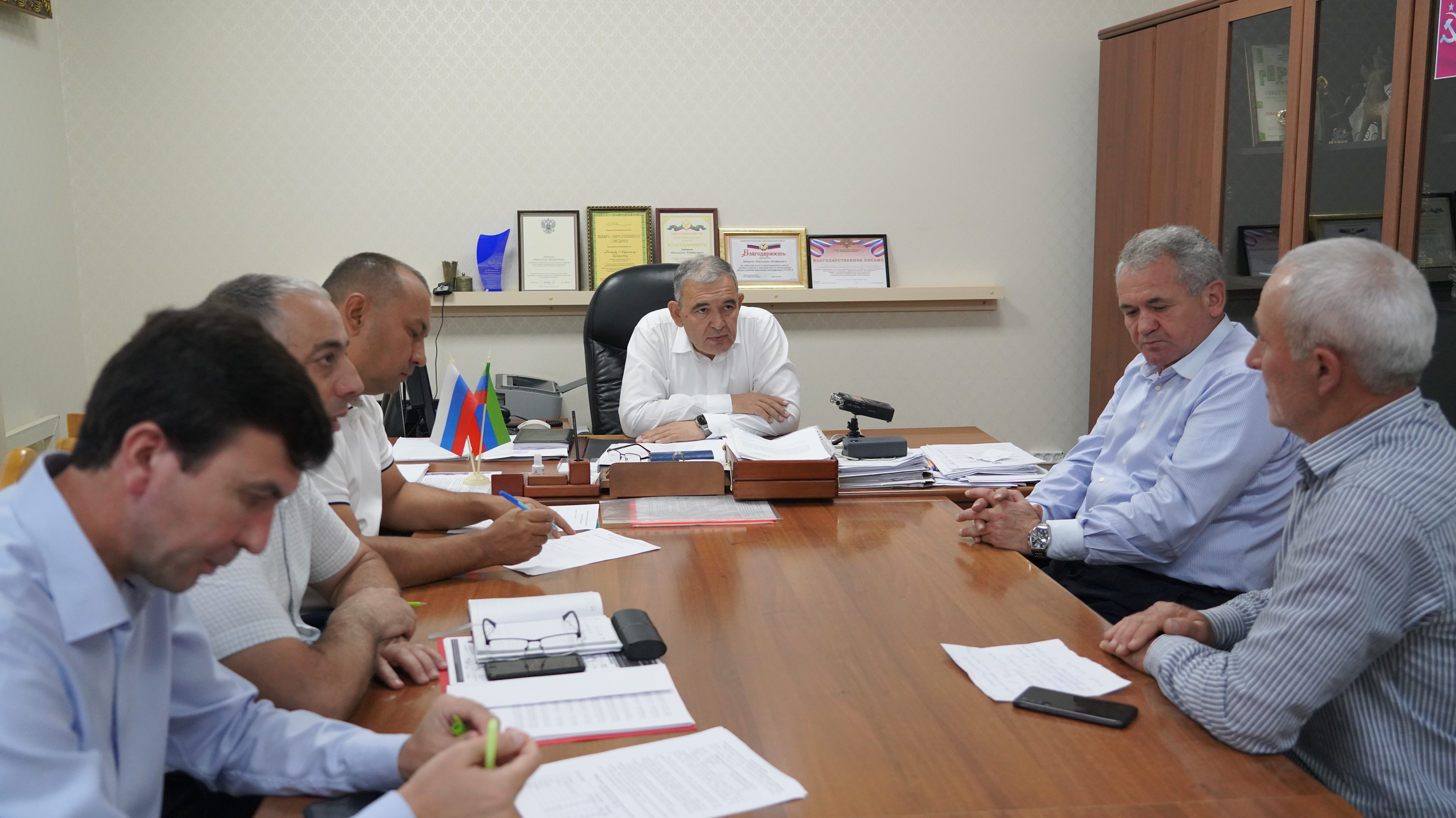 Мухтарбий Аджеков провел прием граждан в Левашинском районе