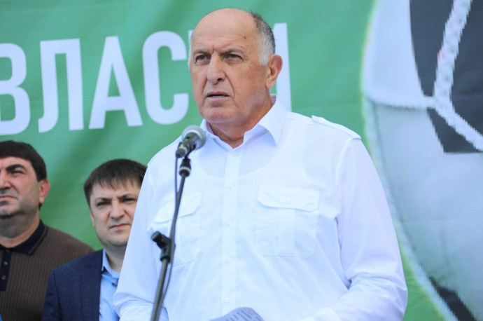 Абдулмуслим Абдулмуслимов дал старт соревнованиям по мини-футболу на призы Главы Дагестана