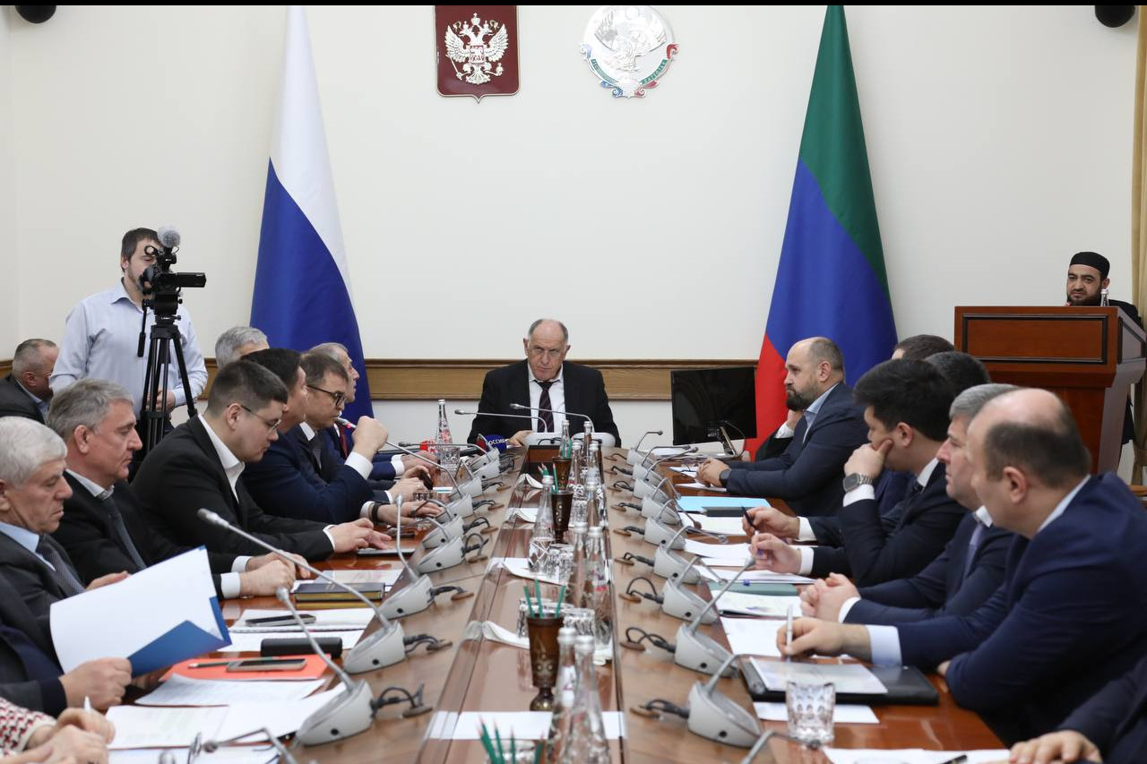 Абдулмуслим Абдулмуслимов провел встречу с представителями банка ПАО «Ак Барс Банк»