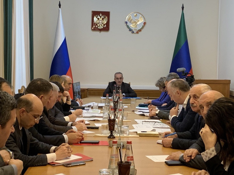 Нариман Абдулмуталибов провел совещание по вопросу разработки планов развития опорных населенных пунктов