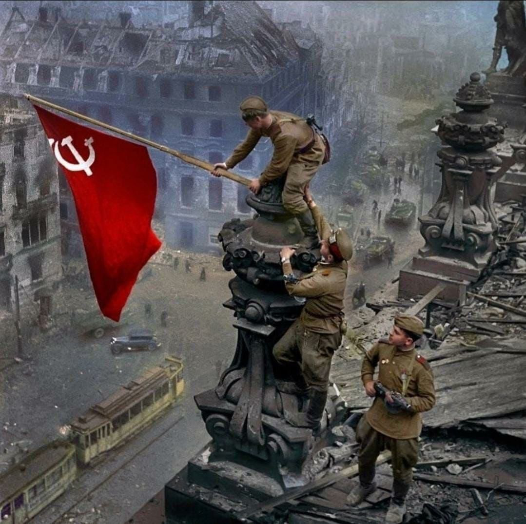 Дорогие друзья! Поздравляю вас с 80-летием Великой Победы!