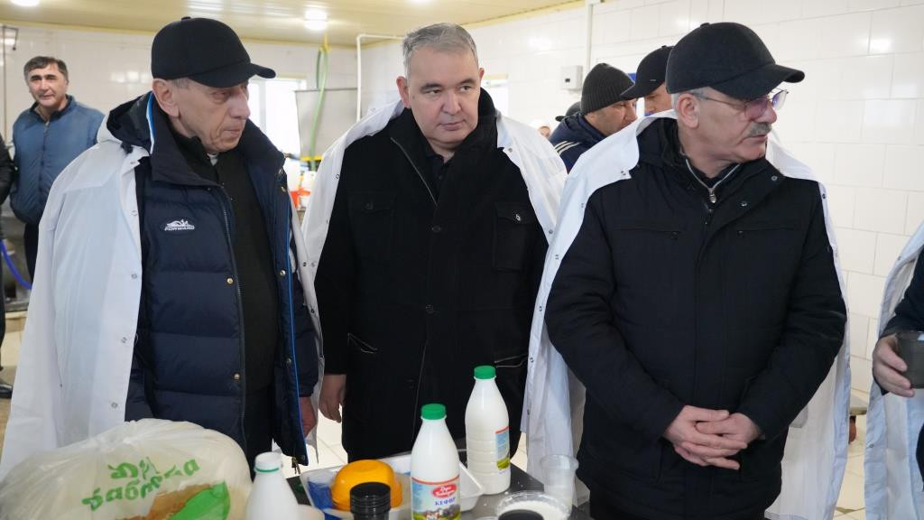 Нариман Абдулмуталибов и Мухтарбий Аджеков побывали на сельхозпредприятиях Бабаюртовского района