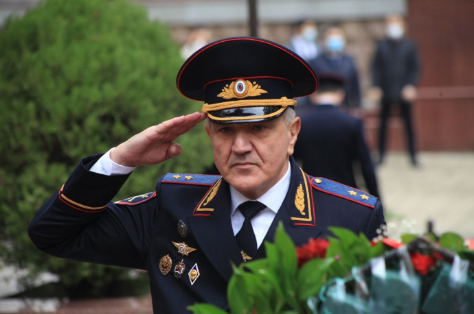 Абдулмуслим Абдулмуслимов поздравил министра внутренних дел по Дагестану Абдурашида Магомедова с юбилеем