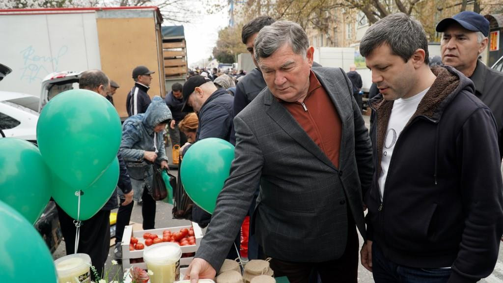 В Махачкале проходит масштабная республиканская сельхозярмарка