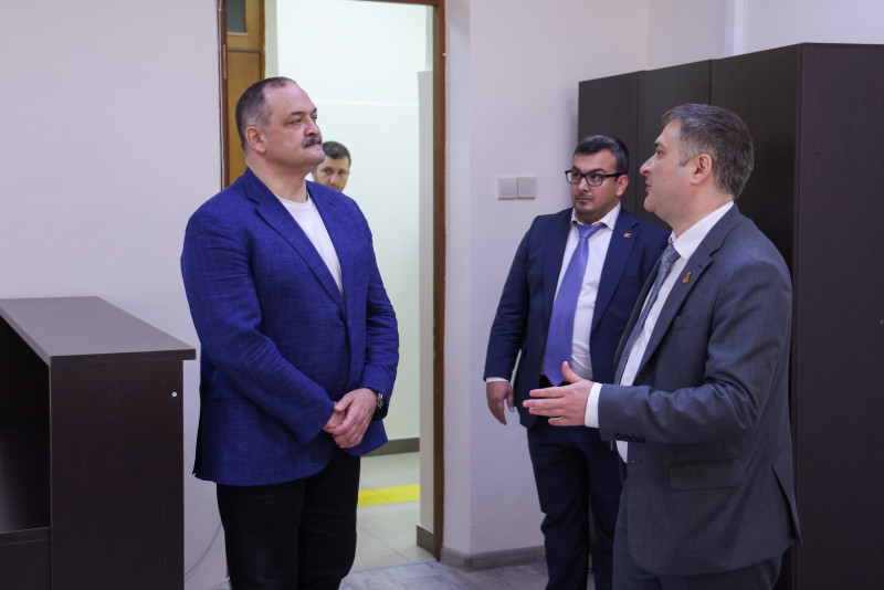 Сергей Меликов осмотрел помещения реготделения фонда «Защитники Отечества»
