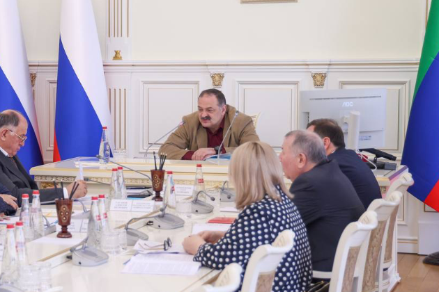 Под руководством Сергея Меликова обсудили ход подготовки к туристическому сезону в Дагестане
