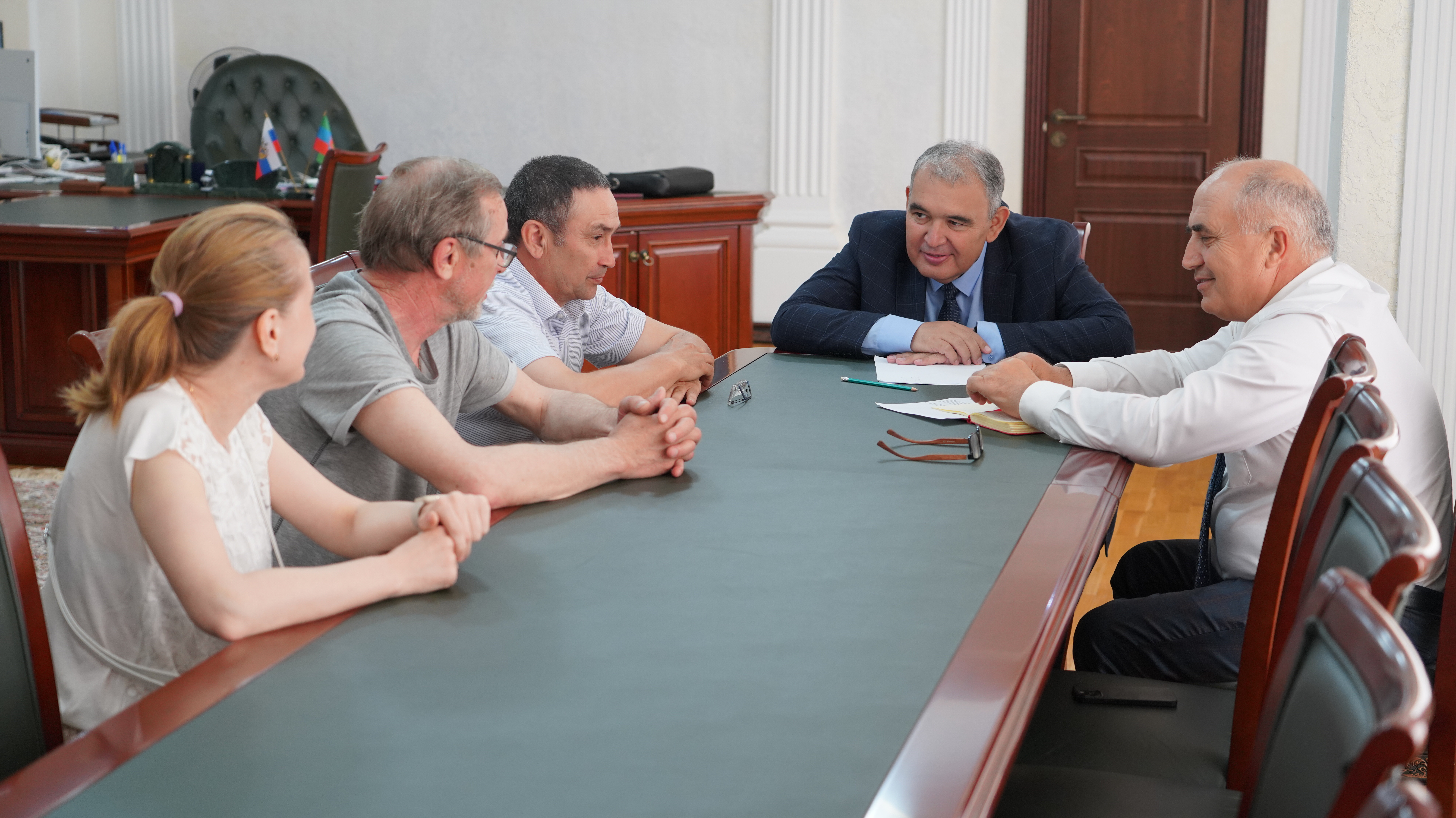 Мухтарбий Аджеков встретился с представителями крупной семеноводческой компании