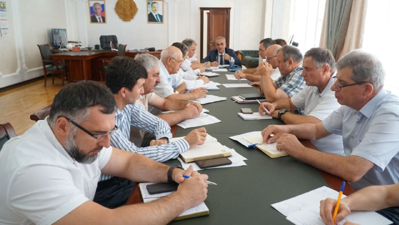 Под руководством Наримана Абдулмуталибова обсудили вопросы формирования паспортов опорных населенных пунктов