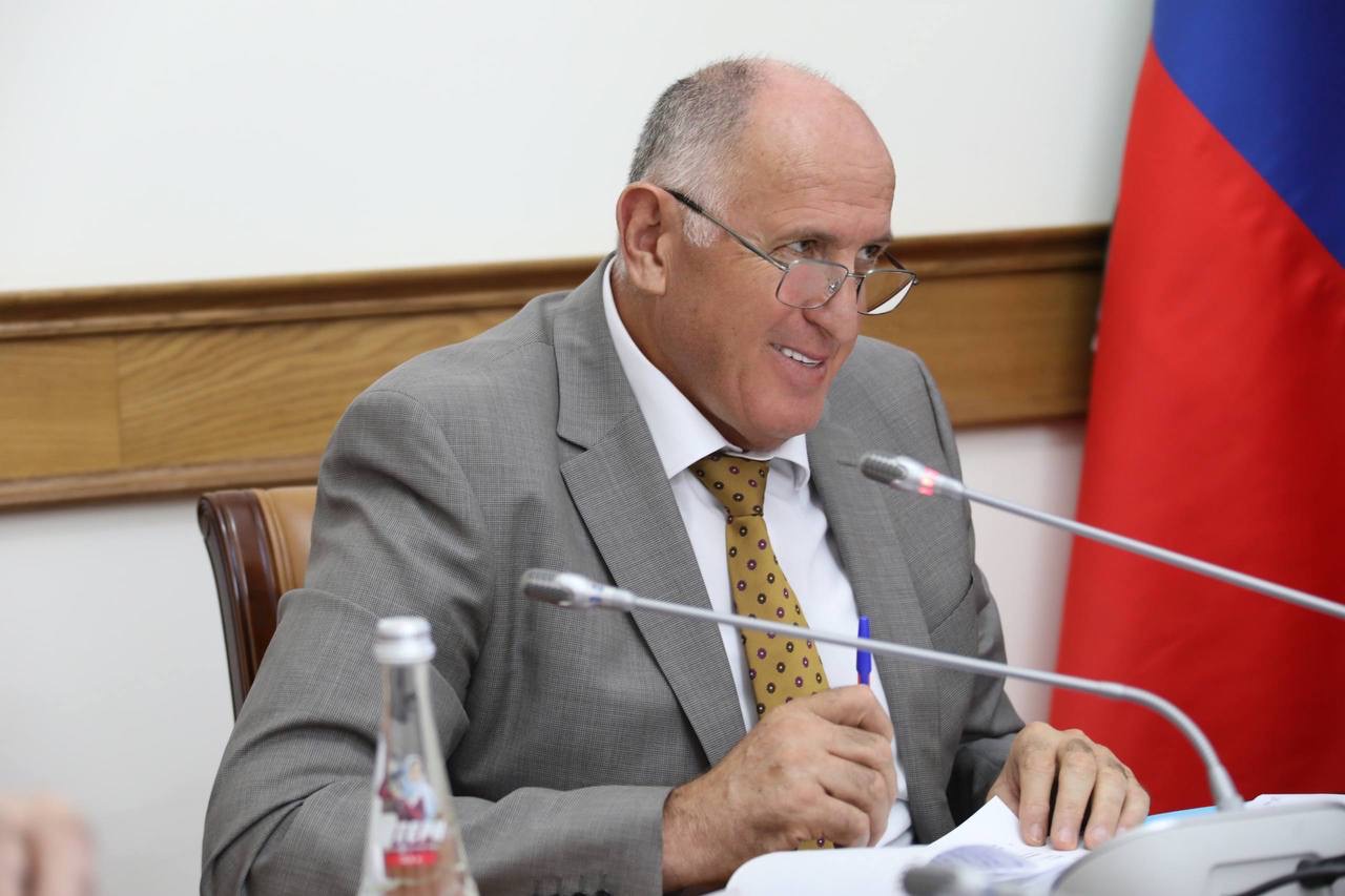 Абдулмуслим Абдулмуслимов провел совещание по вопросу подготовки к Спартакиаде народов Дагестана