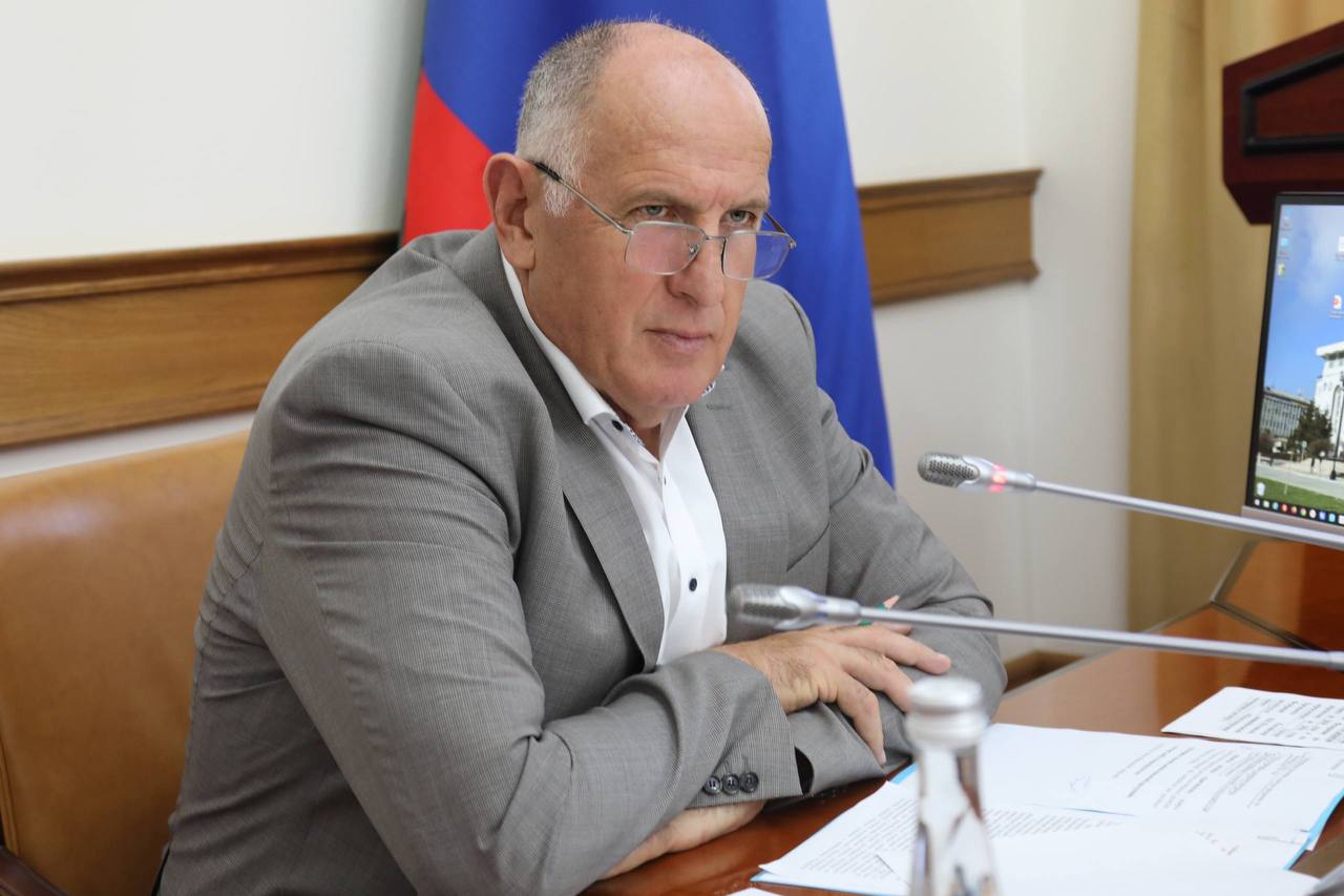Вопрос разработки программы развития экспорта обсудили на совещании под руководством Абдулмуслима Абдулмуслимова