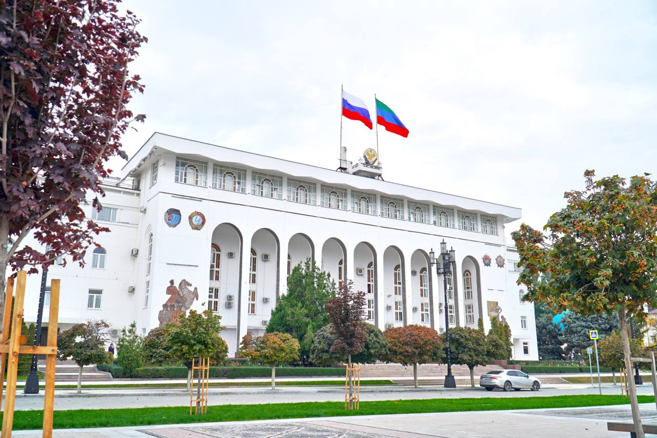 Абдулмуслим Абдулмуслимов провел совещание в связи с сейсмическим событием магнитудой 5.9